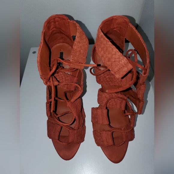 Zara heels size 7.5 - Picture 4 of 4